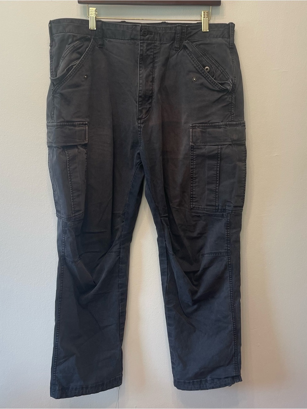 Gap Cargo Pants in Gray Black 36/30